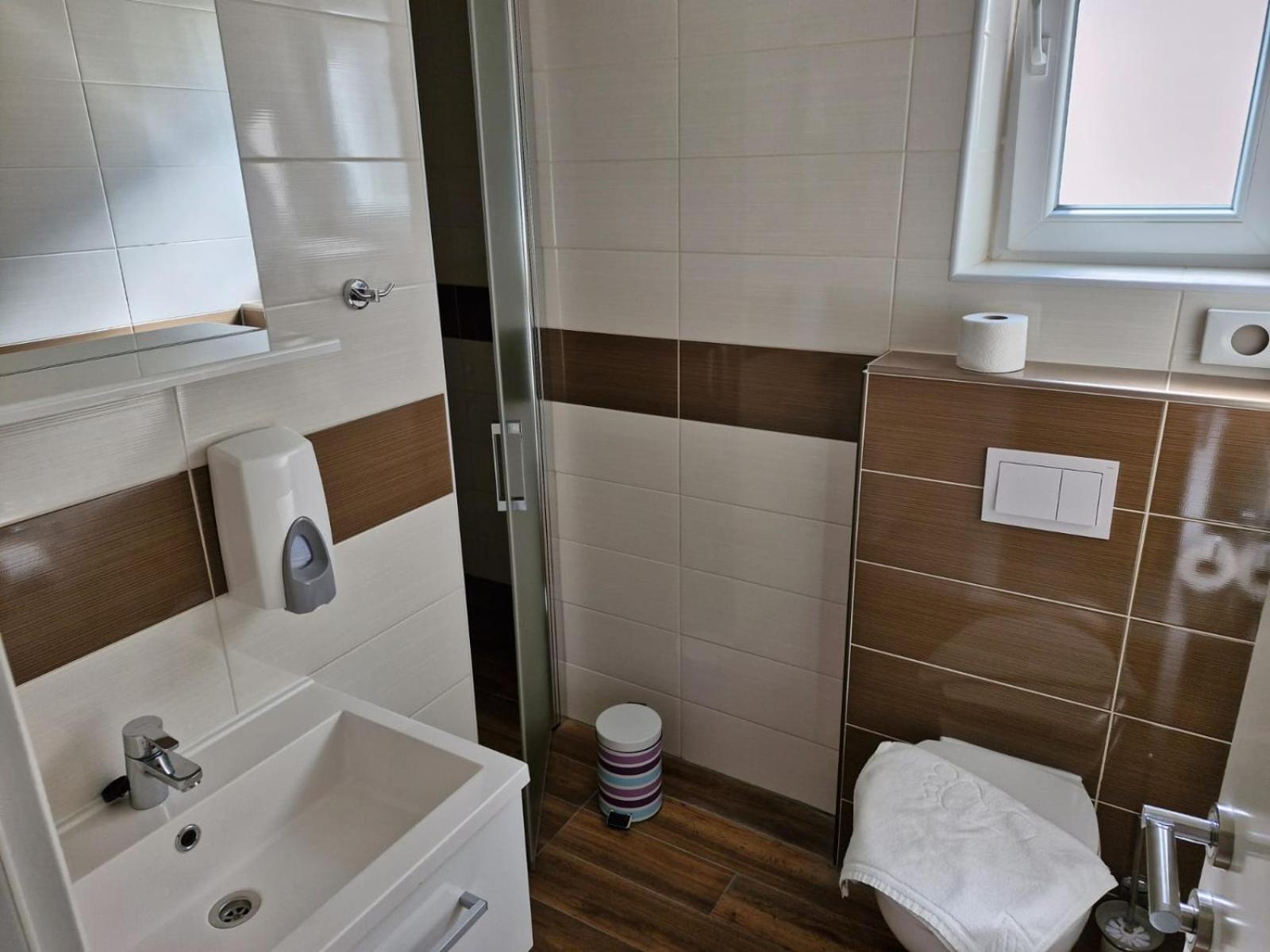 Rooms & Apartment Mama Mia Malinska Exteriér fotografie