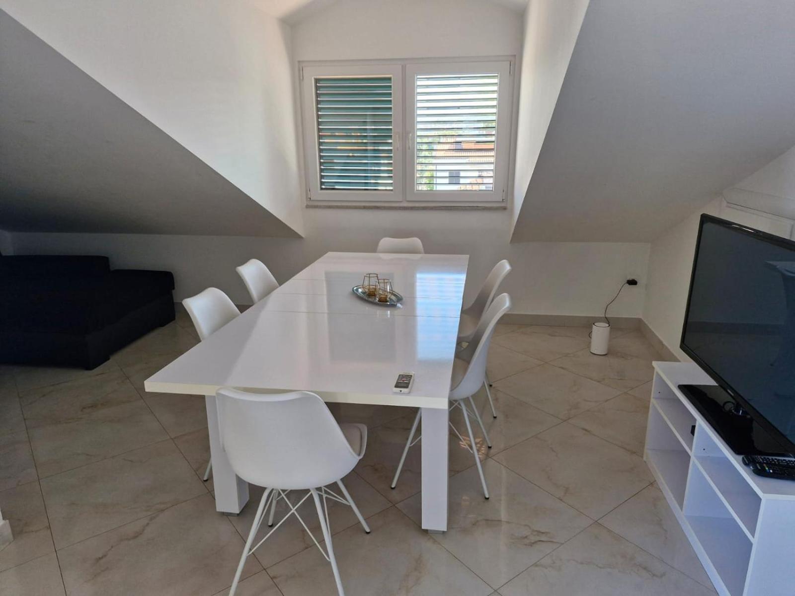 Rooms & Apartment Mama Mia Malinska Exteriér fotografie